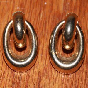Vintage Marino Metal Screw-On Earrings